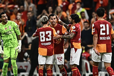 Galatasaray, Kocaelispor'u 1-0 mağlup ederek liderliği geri aldı