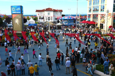 ‘HAREKETLİLİĞİ YALOVA’NIN GELECEĞİNE TAŞIYACAĞIZ’