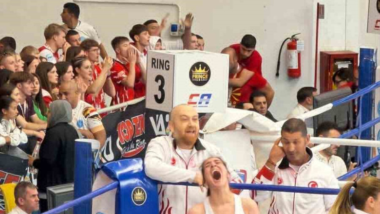 Samsunlu Göknur Gülten, WAKO Dünya Kick Boks Şampiyonası'nda altın madalya kazandı