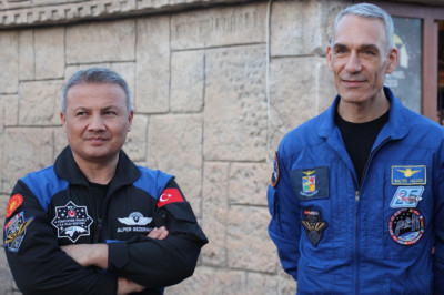 Antalya'daki Uzay Kongresi'nde astronotlar 150'ye yakın öğrenciyle buluştu