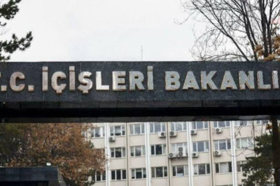İçişleri Bakanlığı, tutuklanan 5 belediye başkanı ve vekilini görevden uzaklaştırdı