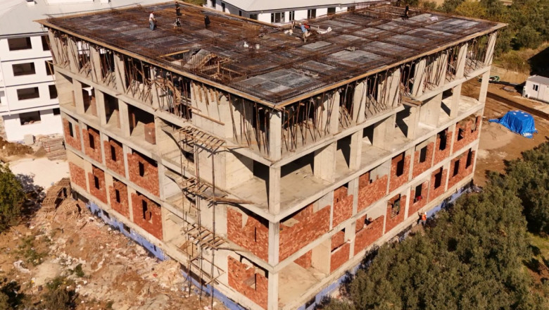 ARMUTLU’DA AİLE SAĞLIĞI MERKEZİ YÜKSELİYOR