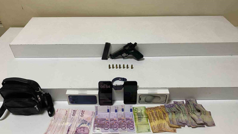 Beyoğlu'nda camiden 5 bin euro, 3 bin dolar, 5 bin Suudi riyali çalan kişi tutuklandı